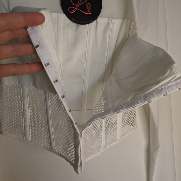 Eye Catching White Mesh Long Sleeve Statement Top - Picture 6 of 10